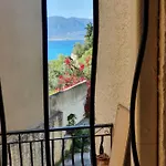 Julia's * Kalamata